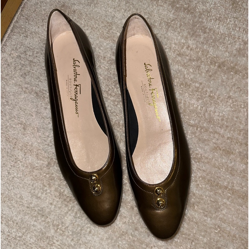 Ferragamo brown flats, barely worn.